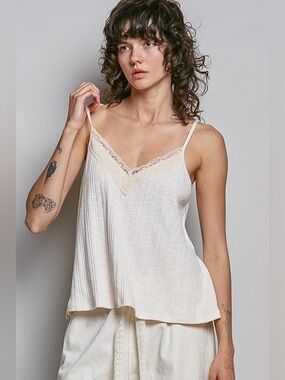 POL Lace Detail V-Neck Textured Knit Cami